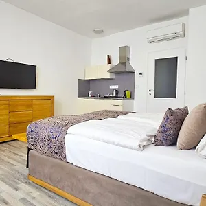  Hotel apartamentowy Karlova - Mostecka 10 St Depandance