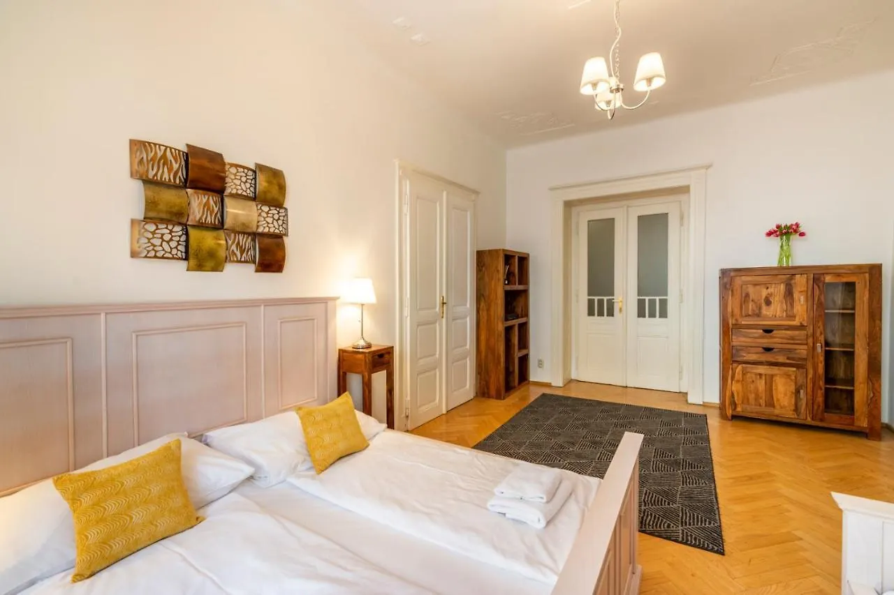 Templová 7 - Old Town Apartments Praga Aparthotel