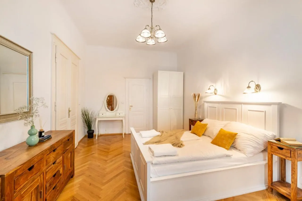Hotel apartamentowy Templova - Old Town Apartments Praga Czechy